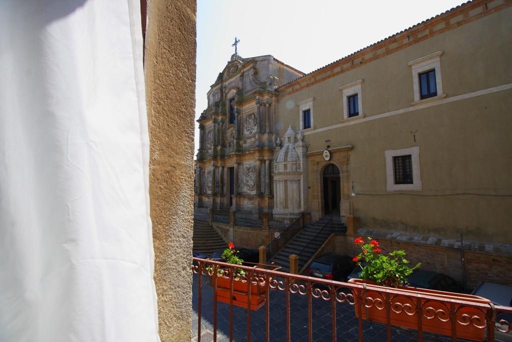 Gualtiero Camere & Suite Caltagirone Exterior foto
