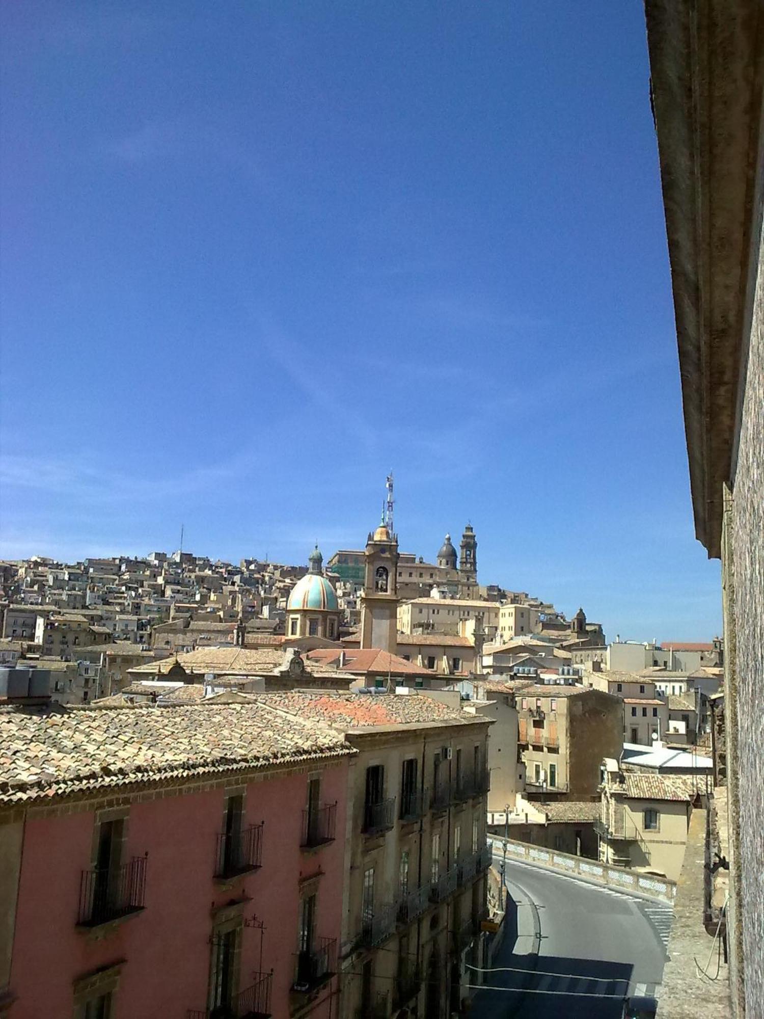 Gualtiero Camere & Suite Caltagirone Exterior foto