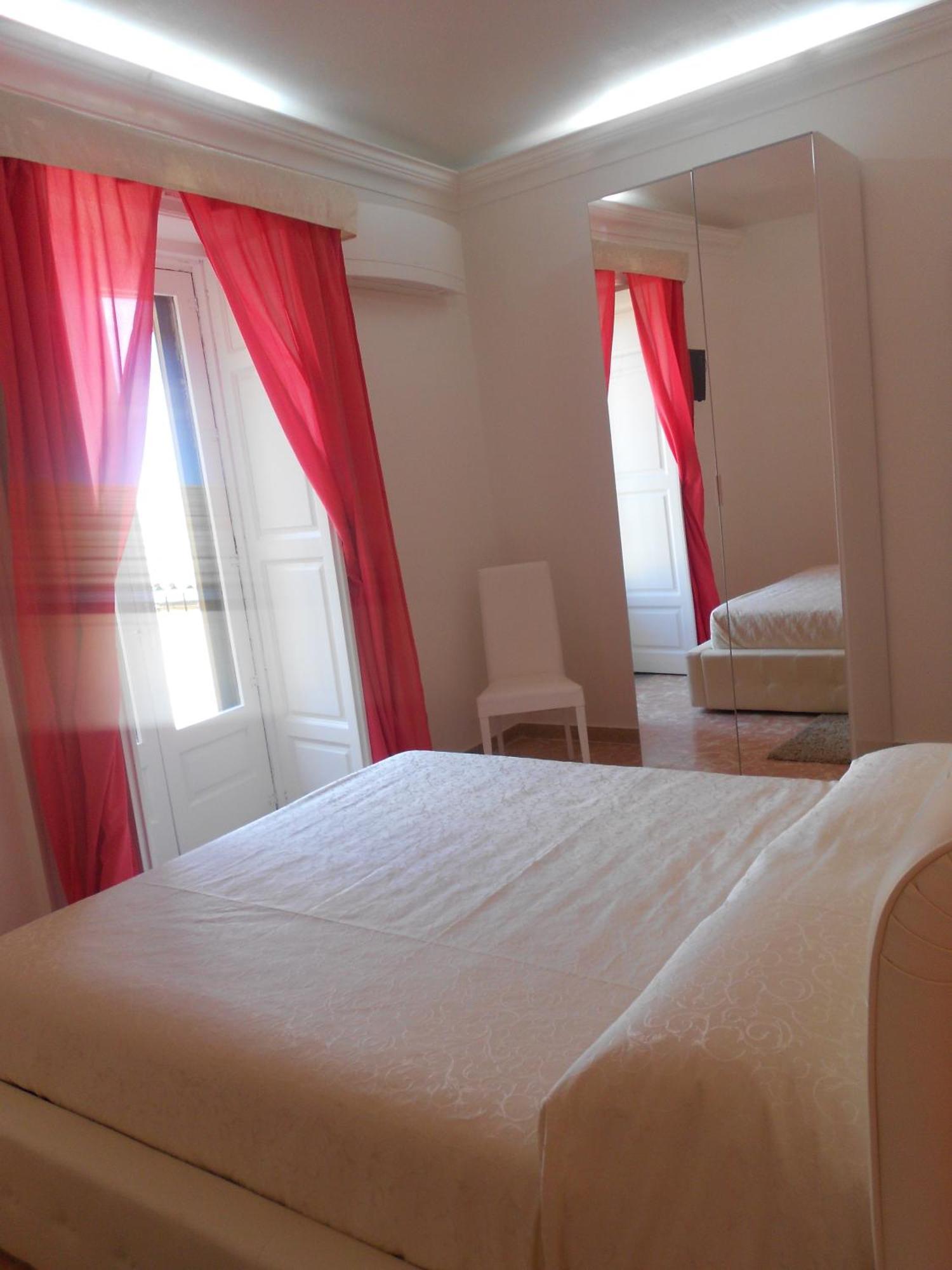 Gualtiero Camere & Suite Caltagirone Cameră foto
